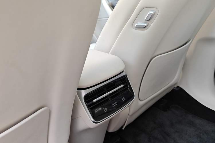 Used Hima Luxeed R7 2026 Model Range-Extending Max