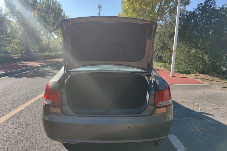 Used Geely Auto EC8 2013 2.0L Manual Elite Edition