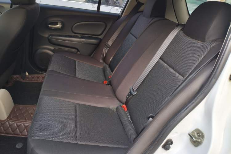 Used Venucia R50 2015 1.6L Automatic Fashion Edition