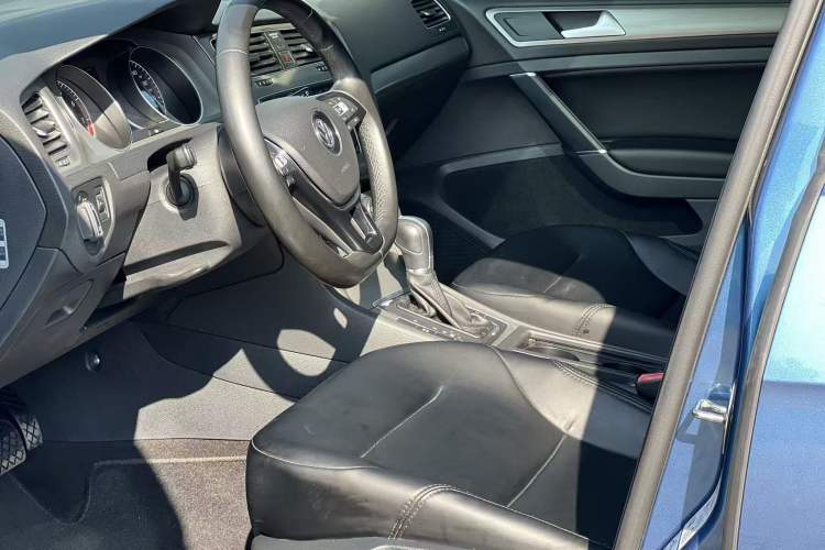 Used Volkswagen Golf 2015 1.4TSI Comfort Travel Edition