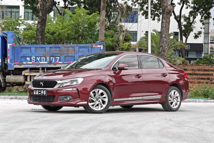 Used DS 5LS 2018 30THP Fashion Model