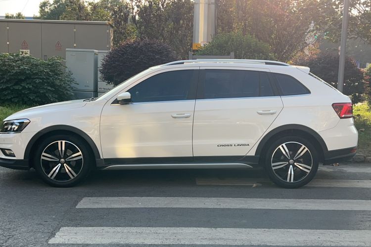 Used Volkswagen Cross Lavida 2017 230TSI DSG Luxury Edition
