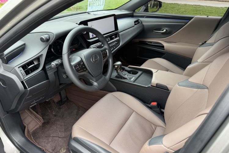 Used Lexus ES 2023 200 Excellence Edition