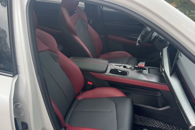 Used Oshan Z6 2023 Blue Whale 1.5T DCT Smart Luxury Model