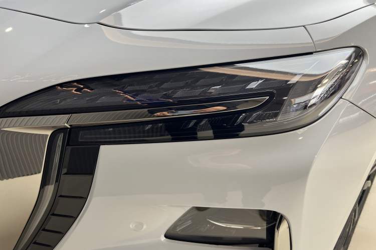 Used Hongqi H6 2024 2.0T ZhiShang Version
