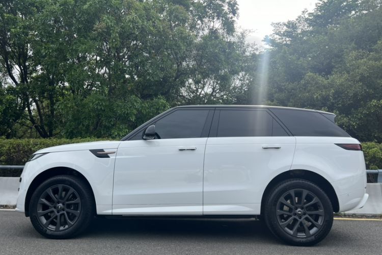 Used Land Rover Range Rover Sport 2023 400PS Dynamic SE
