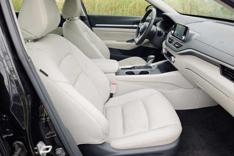 Used Nissan Teana 2019 2.0L XL Comfort Edition Right Front Seat