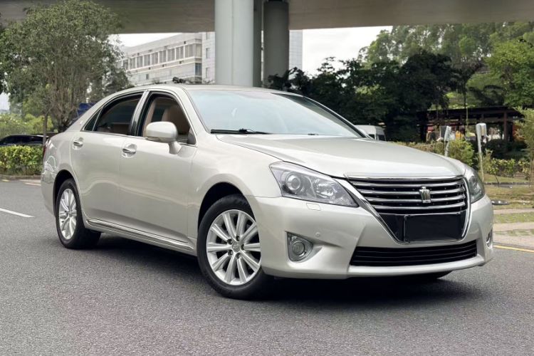 Used Toyota Crown 2012 2.5L Royal Leather Edition
