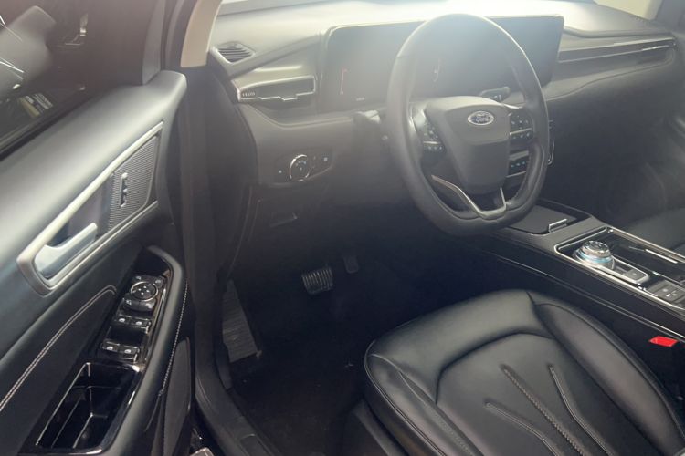 Used Ford Edge 2021 PLUS EcoBoost 245 Two-Wheel-Drive Platinum Edition 5 Seats