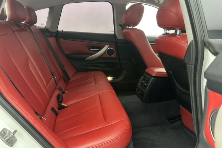 Used BMW 3 Series GT 2017 320i Sport Edition Interior 5