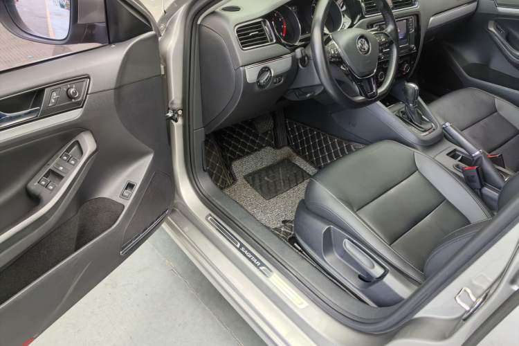 Used Volkswagen Sagitar 2018 1.6L Automatic Comfort Model Exterior 8