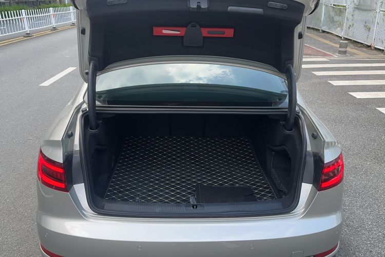 Used Audi A4L 2019 40 TFSI Ambition China VI

