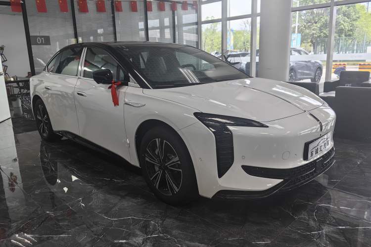 Used Hongqi EH7 2025 690 Smart Selection Edition