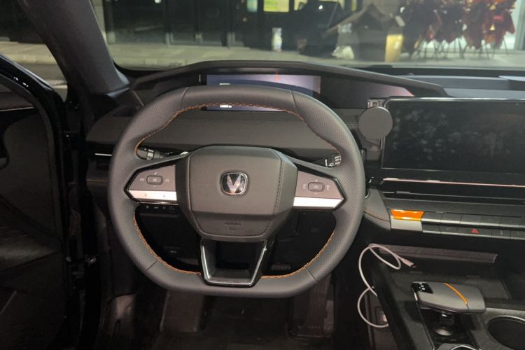 Used CHANGAN UNI-V iDD 2023 ZhiDian iDD 1.5T 113km ZhiKu Model
