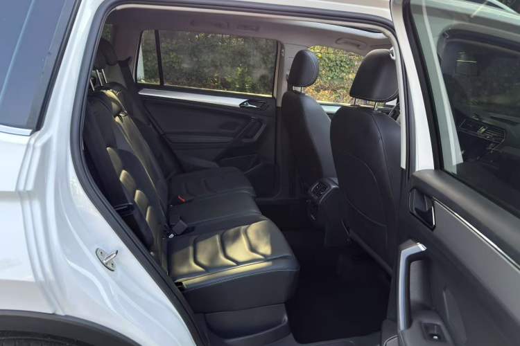 Used Volkswagen Tiguan L 2021 330TSI Automatic Two-Wheel Drive Smart Edition
