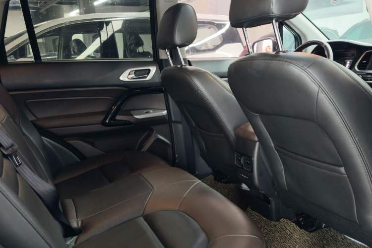 Used GAC Trumpchi GS4 2017 235T Automatic Two-Wheel Drive Luxury Smart Connectivity Version Interior 6