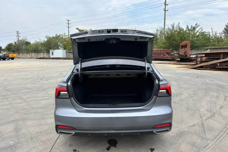 Used Roewe i6 MAX 2020 300TGI Automatic "Swell Cool Smart Drive" Edition