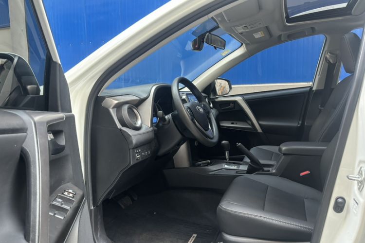 Used Toyota RAV4 2016 2.0L CVT Two-Wheel Drive Fashion Edition China V Standard