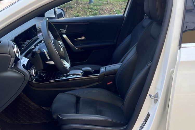 Used Mercedes-Benz A-Class 2022 Revised Version A 200 L Sport Sedan Fashionable Style Left Front Seat