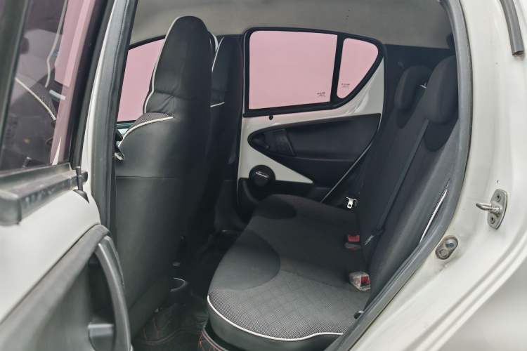 Used BYD F0 2015 1.0L AMT XuanKu Model Interior 6