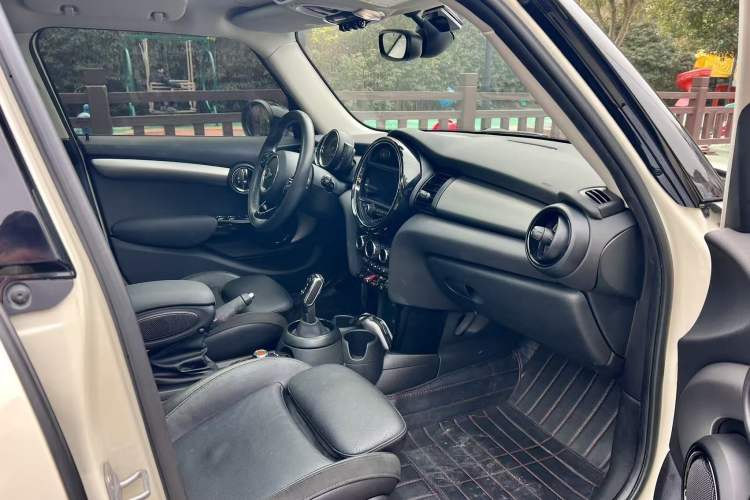 Used MINI MINI 2018 1.5T COOPER Artist Five-Door Edition