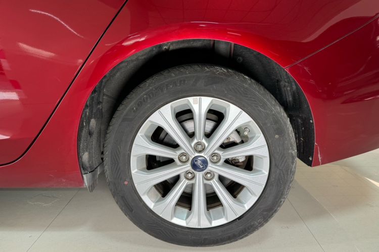 Used Ford Escort 2015 1.5L Automatic Fashion Model