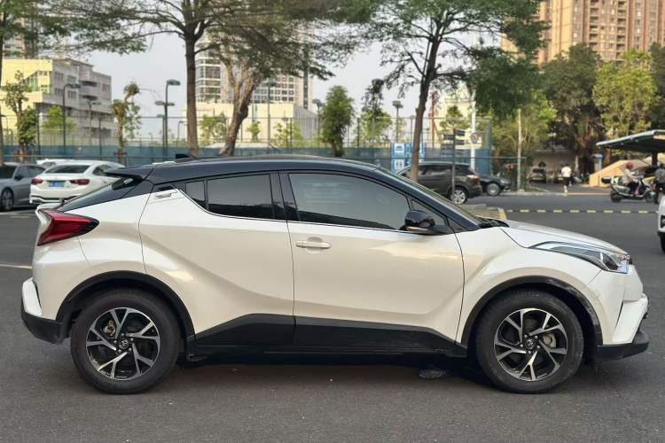 Used Toyota C-HR 2020 2.0L Leading Edition Exterior 2