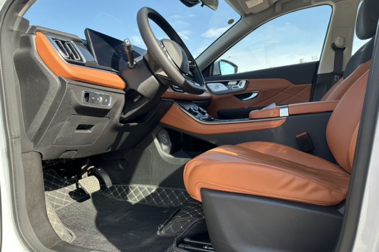 Used JETOUR Shanhai L7 2024 1.5T 120km ULTRA 7-Seater Interior 2