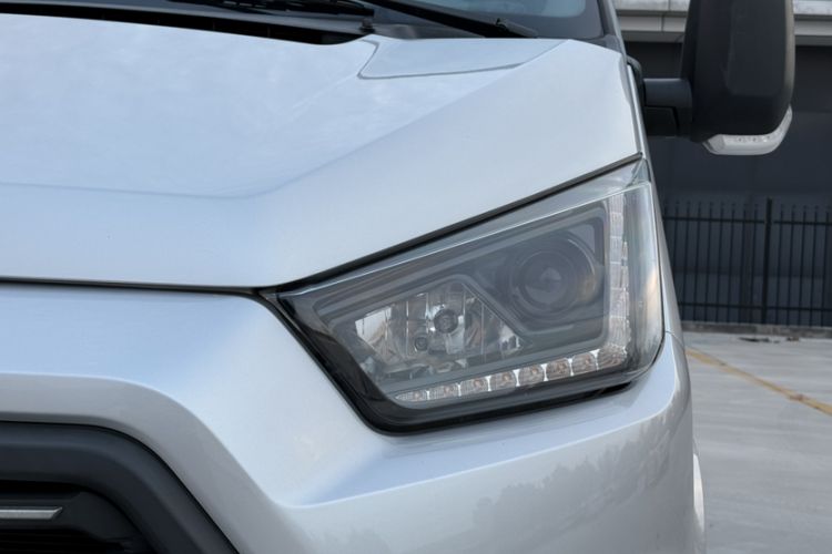 Used JMC Transit 2017 2.8T Commercial Version Short Wheelbase Mid-Roof 6/7/8-Seater JX493
