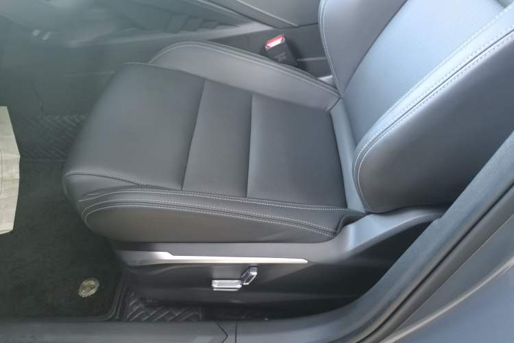 Used Lynk & Co 06 2020 1.5T JinPro model