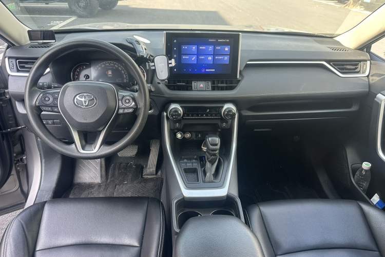 Used Toyota RAV4 2021 2.0L CVT Two-Wheel Drive Fashion Edition
