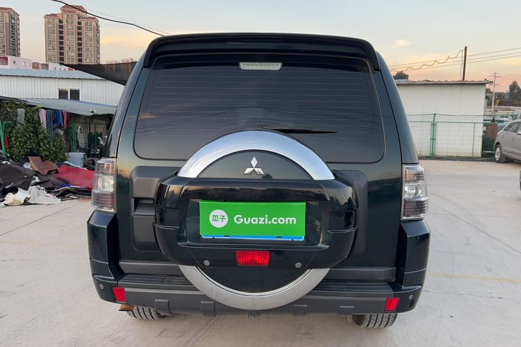 Used Mitsubishi Pajero 2014 3.0L Luxury Edition
