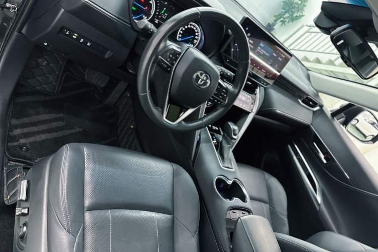 Used Toyota Harrier 2023 Dual-Motor 2.5L CVT 4x4 Deluxe Edition