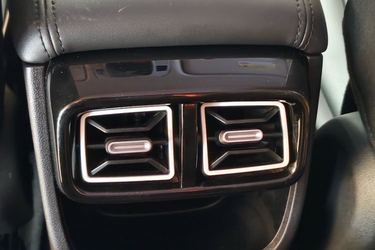 Used Hyundai ix35 2023 Musso 2.0L Deluxe Edition DLX Audio And AC Panel