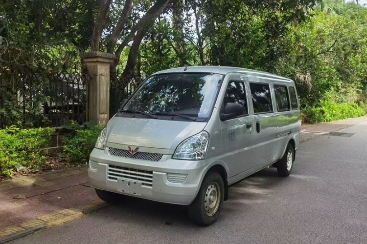 Used Wuling Rongguang EV 2022 Basic Passenger Bus Powered by Penghui Battery