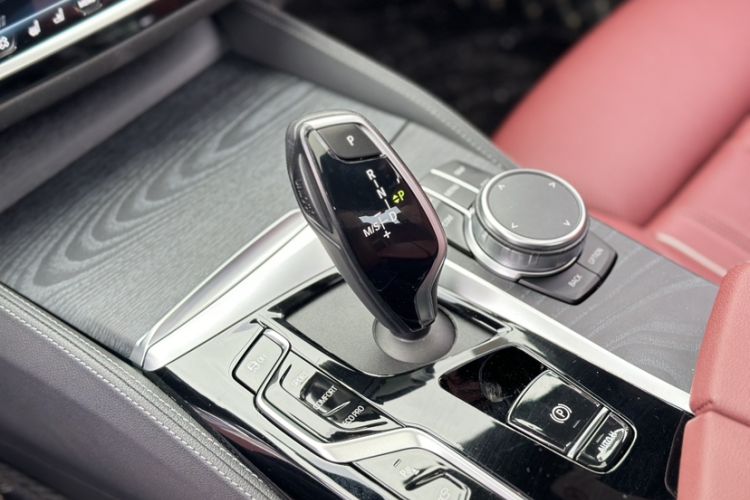 Used BMW 5 Series 2023 530Li Luxury Edition M Sport Package Interior 8