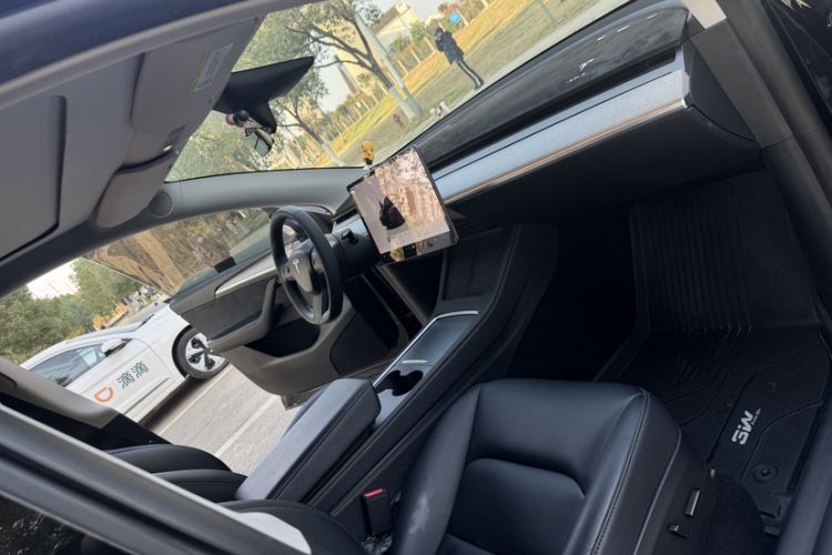 Used Tesla Model Y 2023 Rear-Wheel-Drive Version