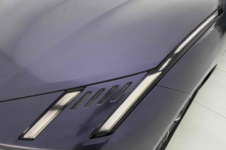 Used Lynk & Co Z10 2025 95 kWh 806 km Range Rear-Wheel Drive Advanced Driver-Assistance System Max
