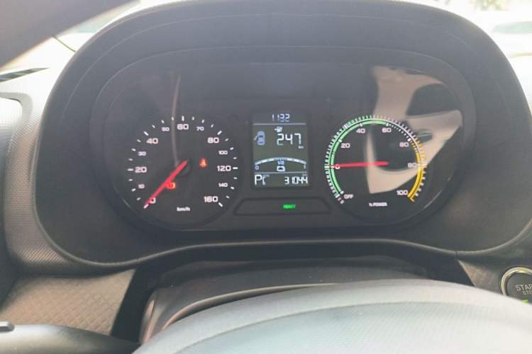 Used Roewe Clever 2021 302km Excellence Edition Odometer Close Up