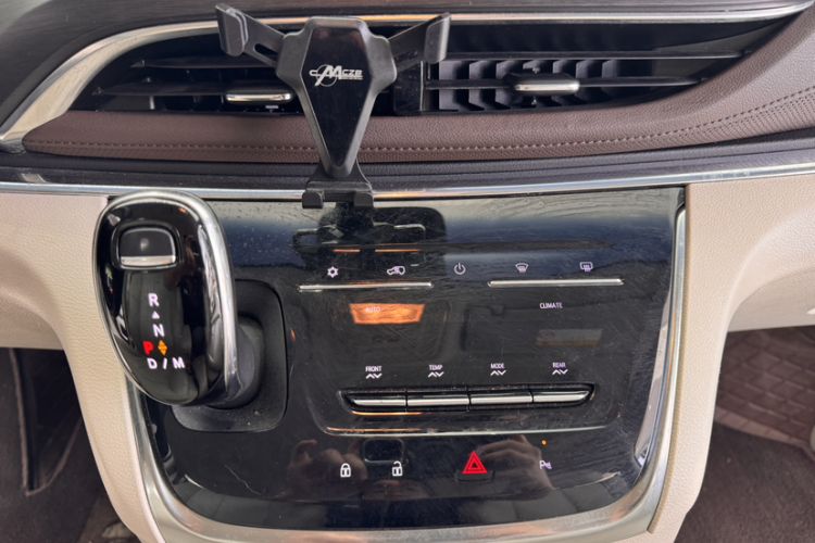 Used Buick GL8 2023 Land Executive Class Smart Enjoyment Model
