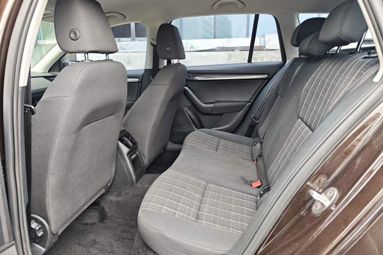 Used Skoda Octavia 2018 Station Wagon TSI230 DSG Comfort Edition