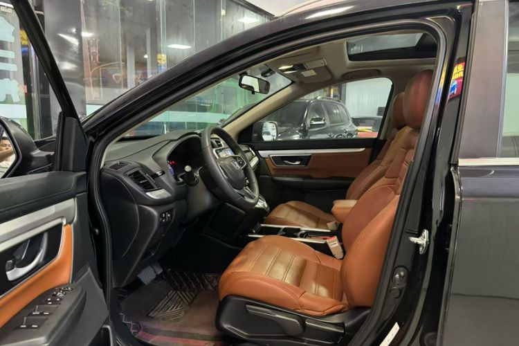 Used Honda CR-V 2021 240TURBO CVT 2WD Comfort Version Interior 2