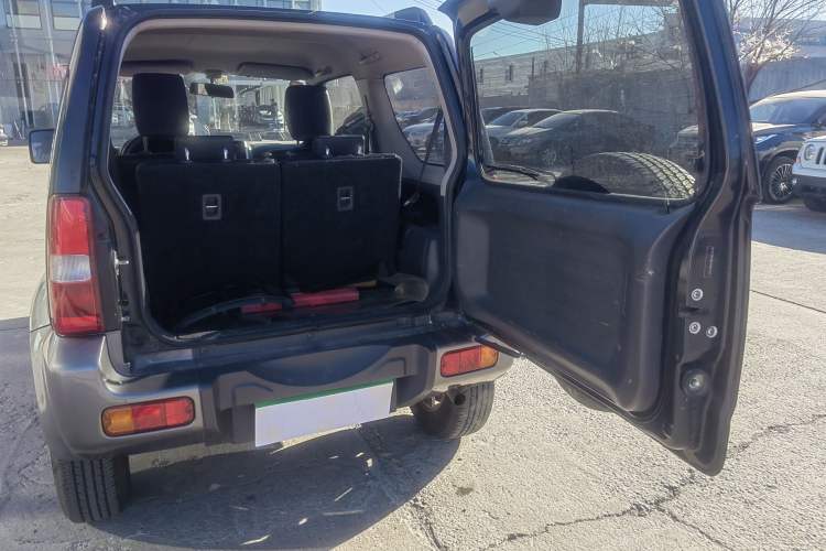 Used Suzuki Jimny 2012 1.3 AT Mode3 Navigation Edition
