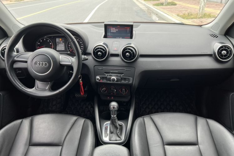 Used Audi A1 2016 30 TFSI Sportback Design Fashion Edition Interior 2