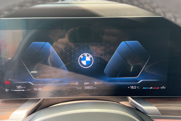 Used BMW 7 Series 2023 735Li M Sport Package Odometer Close Up