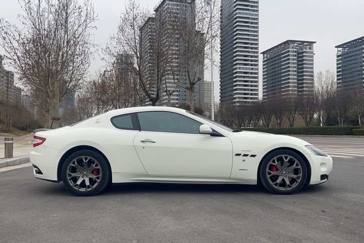 Used Maserati GranTurismo 2007 4.2L Standard Edition Exterior 2