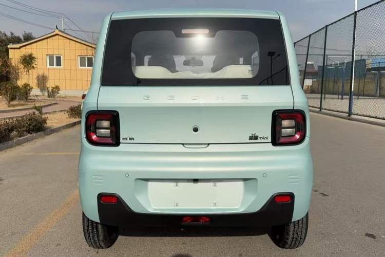 Used Geely Galaxy Panda 2024 Panda Mini 200km Endurance Bear
