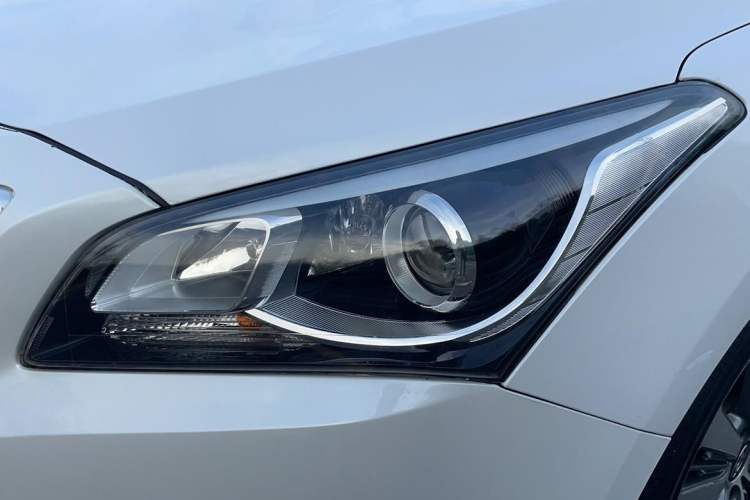 Used Hyundai Mistra 2016 1.8L Automatic Deluxe DLX Model Left Front Headlight