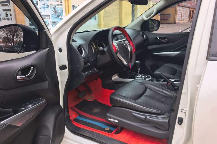 Used Nissan Terra 2018 2.5L Automatic 2WD Luxury Edition Left Front Seat