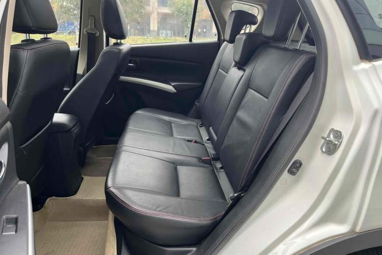 Used Suzuki S-Cross 2014 1.6L CVT Two-Wheel Drive Elite Version
